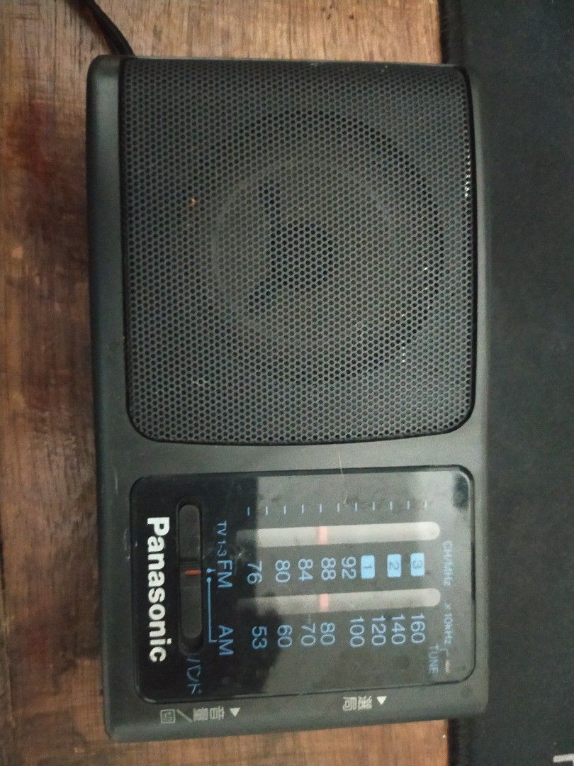 Vintage Panasonic RF-U36 Portable FM/AM Radio, Audio, Soundbars, Speakers   Amplifiers on Carousell