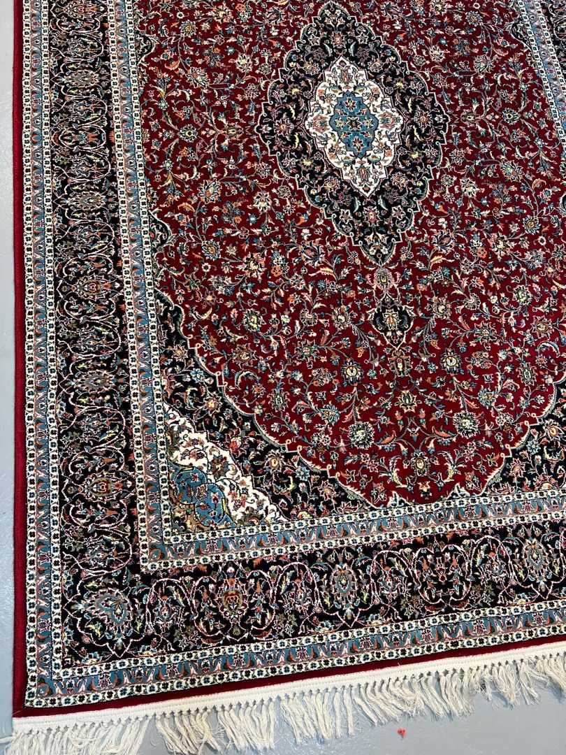 Persian machine made carpet Kashan 700 knots, Furniture & Home Living