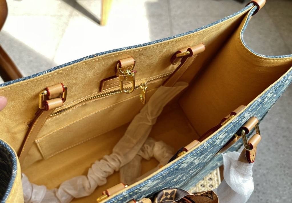 Louis Vuitton Leather Quality Premium Bags