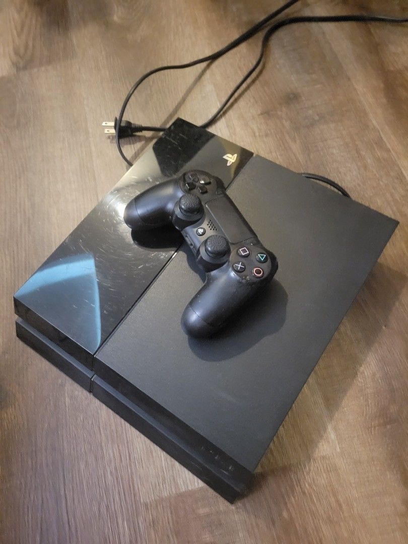 PS4 unit and controller + games, Video Gaming, Video Game Consoles