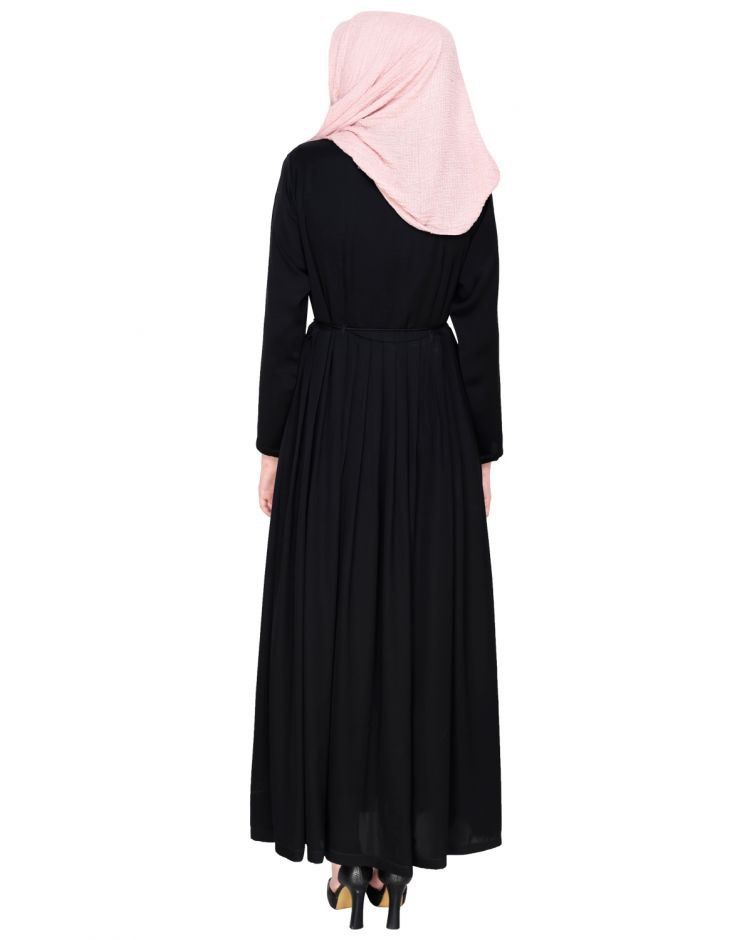 Qiszar pleated black abaya, Women's Fashion, Muslimah Fashion, Kaftans ...