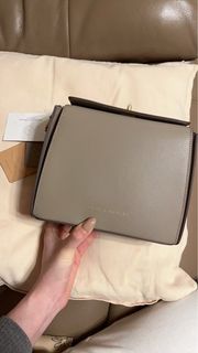 （分類：）位於 。 由 elleyyc 提交（商品編號 1223703907，圖片 1）。簡介： 。