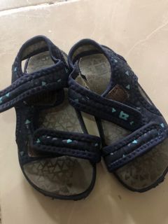 Sendal sepatu ToeZone sandal
