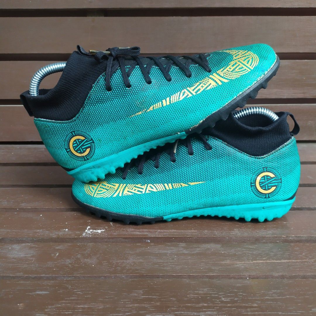 Sepatu futsal nike cr7 original hot sale