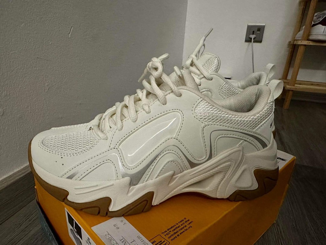Skechers v3 2024