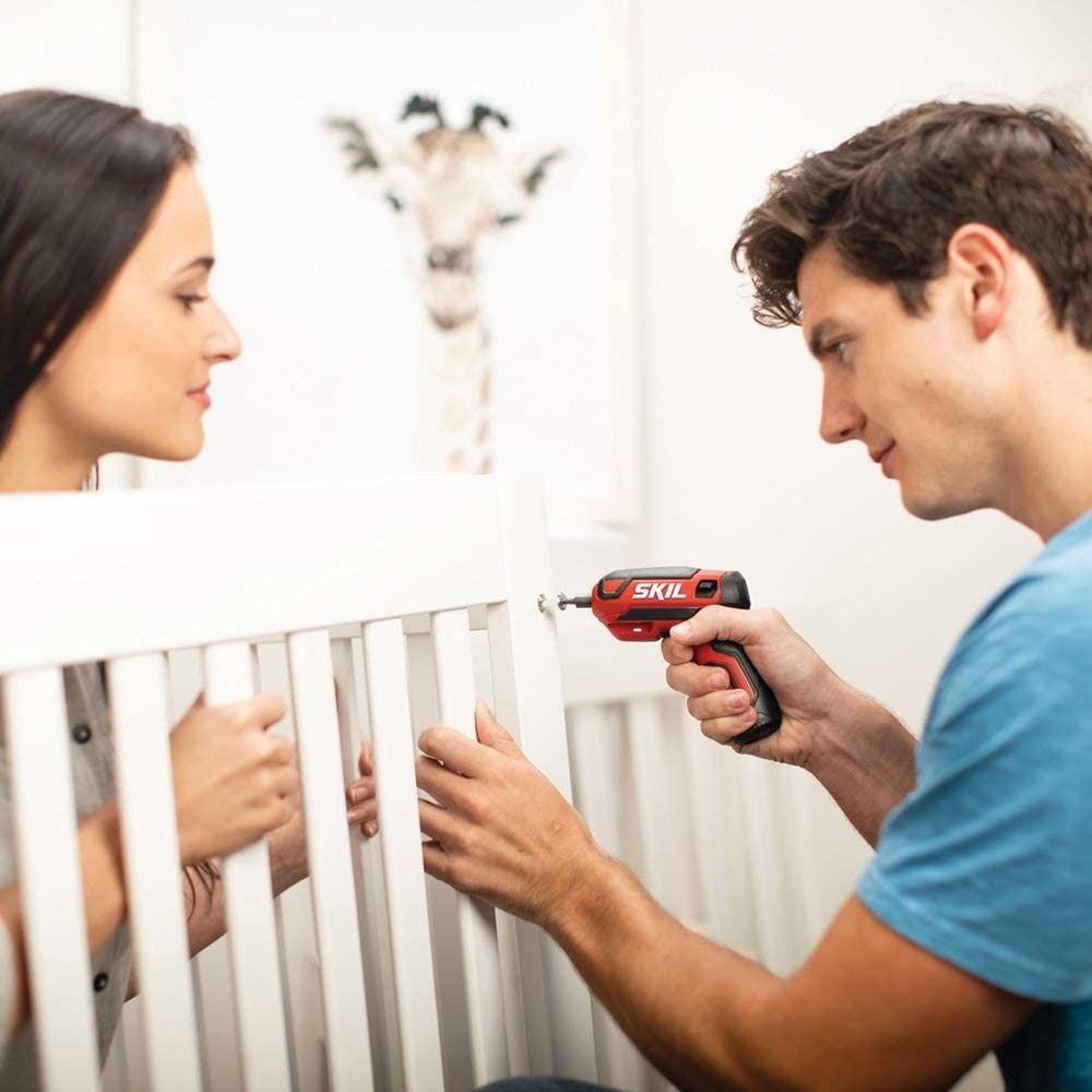 SKIL Rechargeable 4V Cordless Screwdriver Includes 9pcs Bit, 1pc