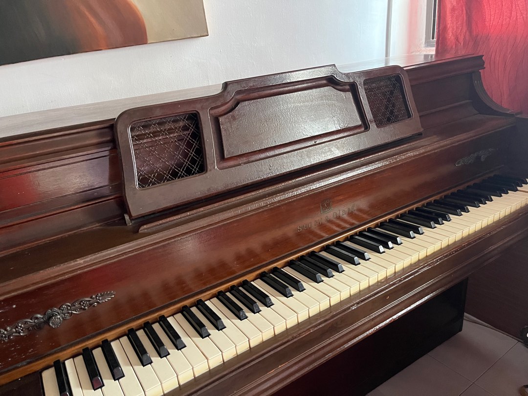 Story and Clark American made piano Hobbies Toys Music Media