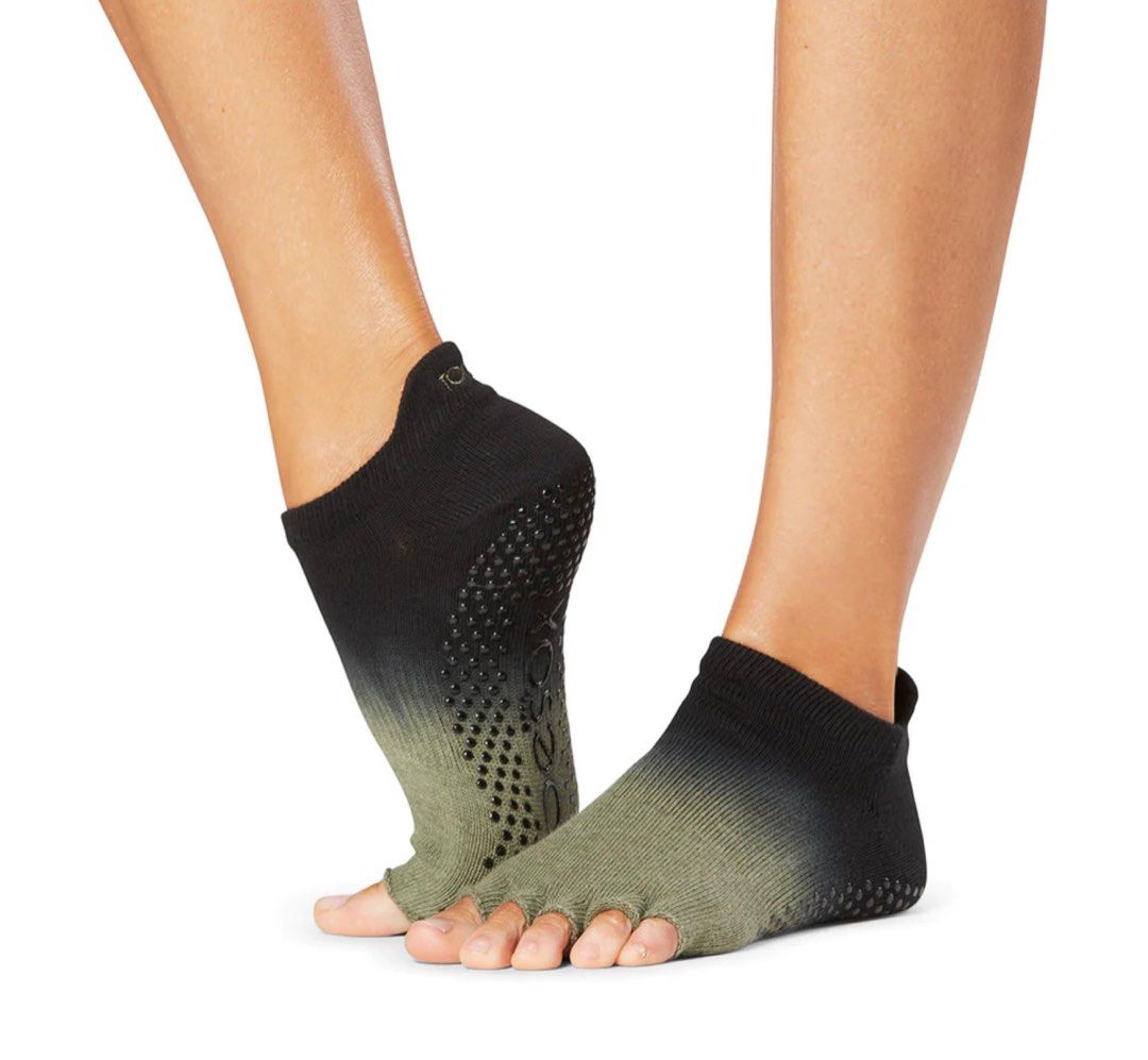 Toesox Half Toe Low Rise - Olive Ombré - Size S, Women's Fashion,  Activewear on Carousell