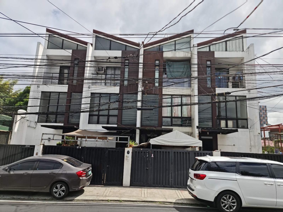 (Category: ) located in . Submitted by Kuaima_Realty (Listing ID 1223640361, Image 1). Description: .