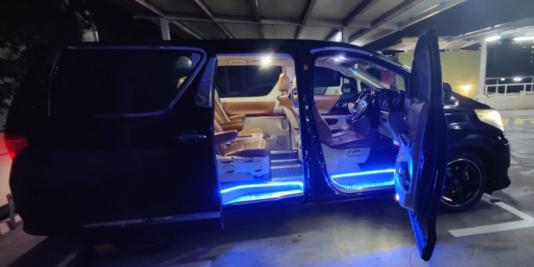 Toyota Alphard/Airport transfer/Woodlands Checkpoint transfer/Tanah ...