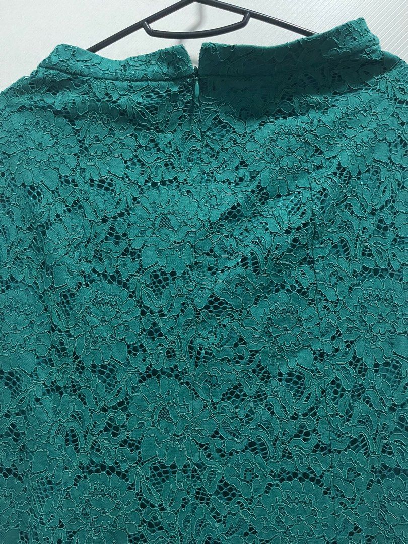 Uniqlo lace skirt (Category: Skirts) located in Quezon City. Submitted by welcomeom (Listing ID 1223747426, Image 3). Description: Uniqlo Lace Skirt **markdown price Brand new with tag Pls see tags for dimensions Payment gcash or BPI only. Item is for pickup only (QC / near tomas morato) .