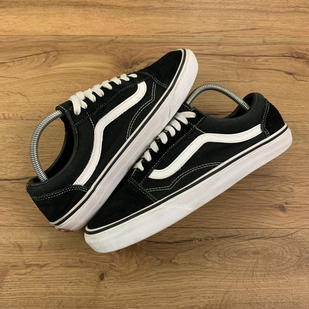 VANS OLD SKOOL 8.5uk Men s Fashion Footwear Sneakers on Carousell
