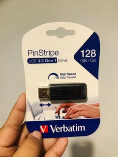 Verbatim 128GB PinStripe Flash Drive USB 3.2 Black 49319
