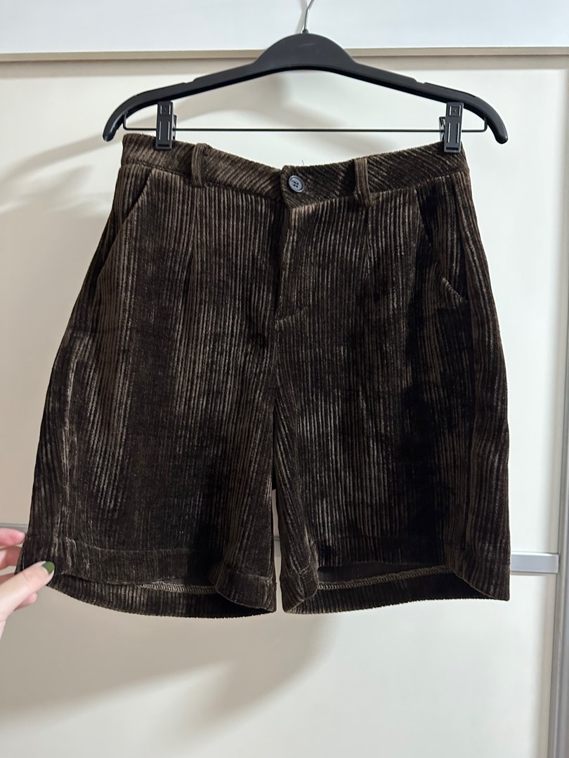 Vintage brown corduroy shorts, Women's Fashion, Bottoms, Shorts on