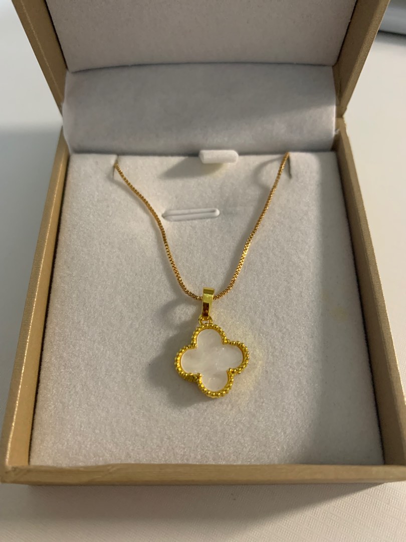 Cloverleaf jewelry top