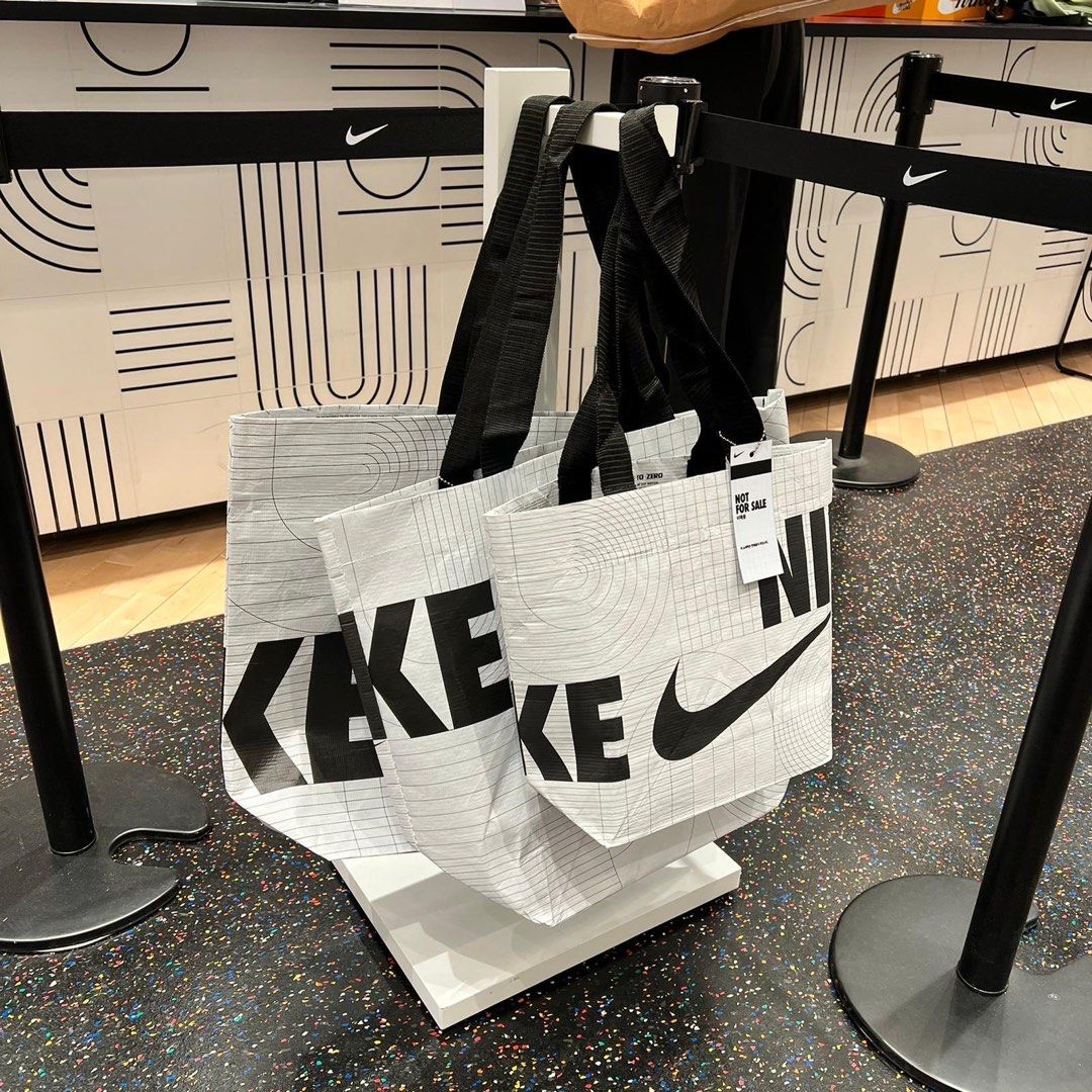 nike shopper bag