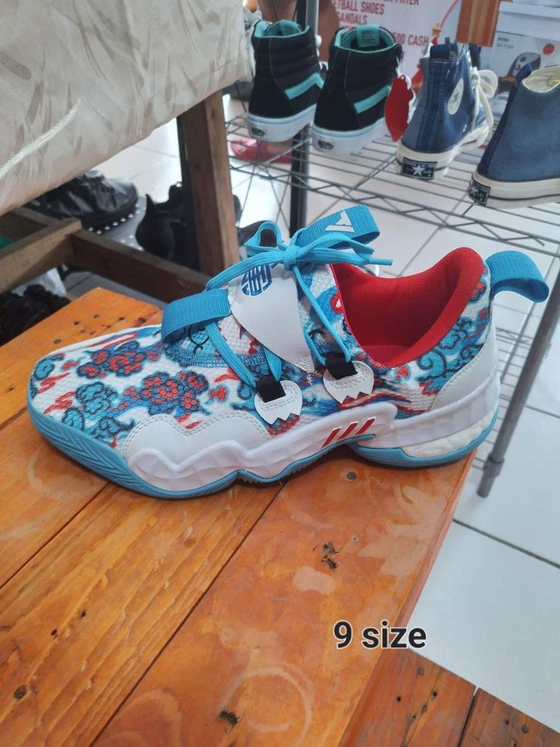 trae young 1 adidas