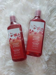 Authentic Bath & Body Works Japanese Cherry Blossom Foaming Hand Soap
