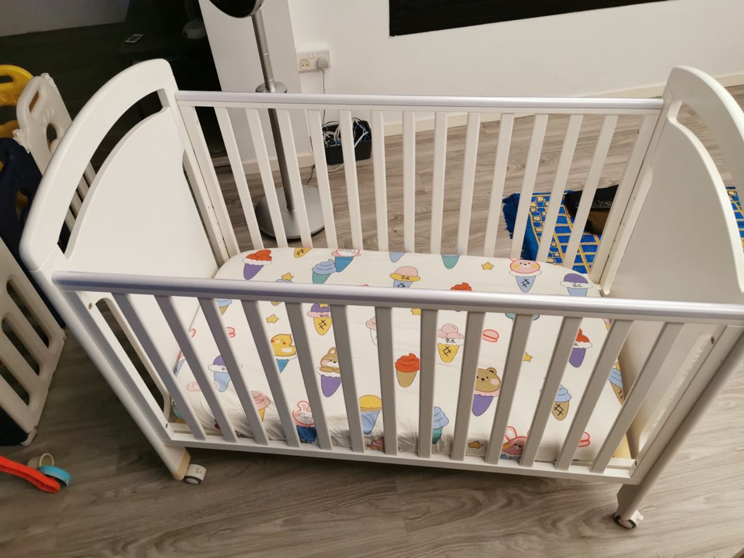 Baby bassinet baby kingdom 2025