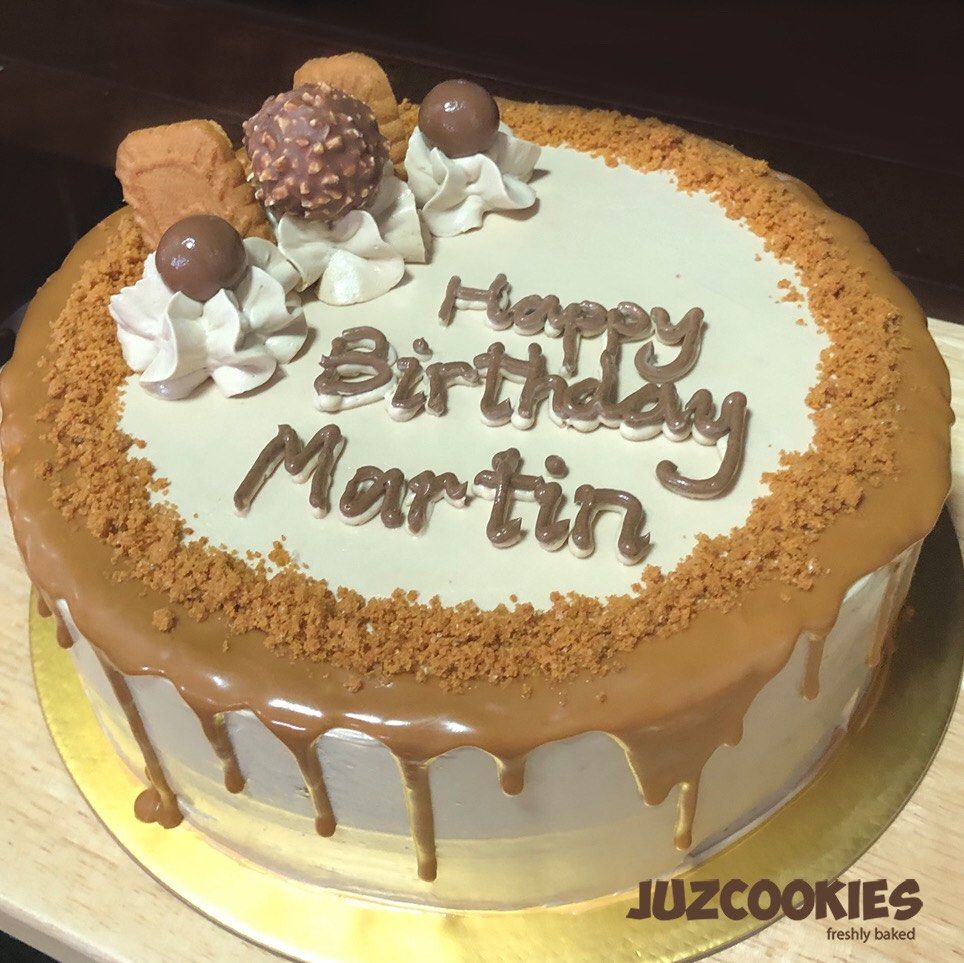 Remy Martin cake | Sweettreatsboutique_