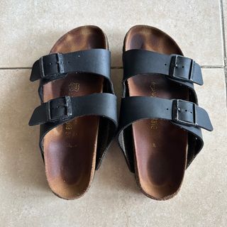 Black Birkinstock Arizona Slipper/Sandal (Needs Glue Repair)