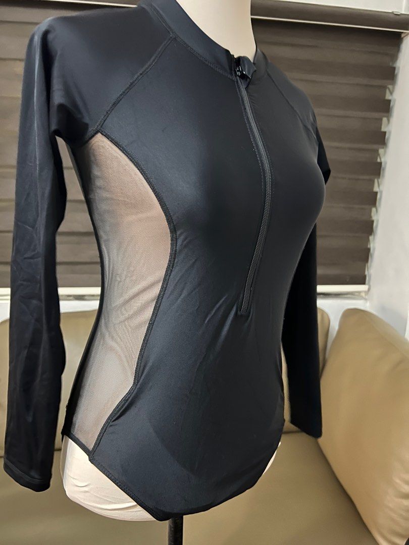 Black rash guard on Carousell
