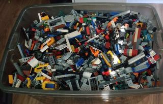 Box of used Legos. Price negotiable. Meetups only.