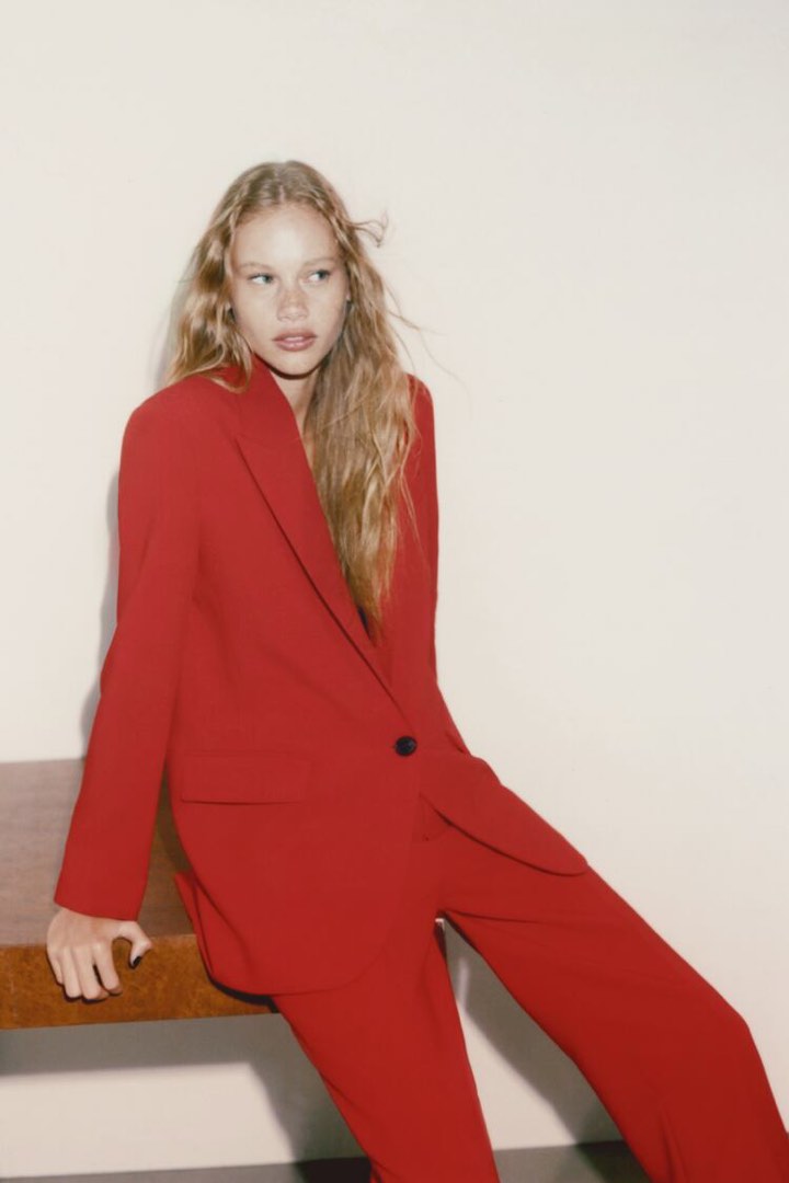 Red suit zara hotsell