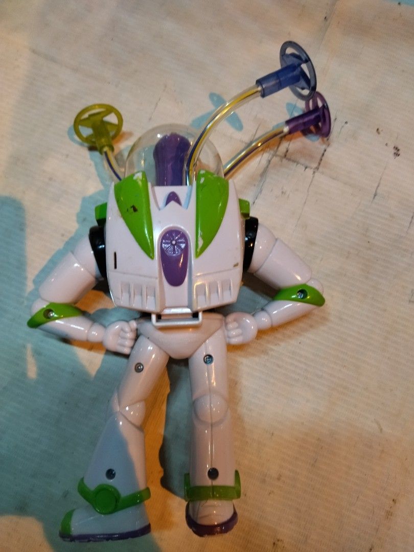 Buzz lightyear spinning light up, Hobbies & Toys, Toys & Games on Carousell