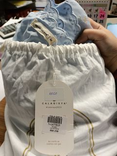 (Category: ) located in . Submitted by ieqaohpreloved (Listing ID 1223769367, Image 1). Description: .