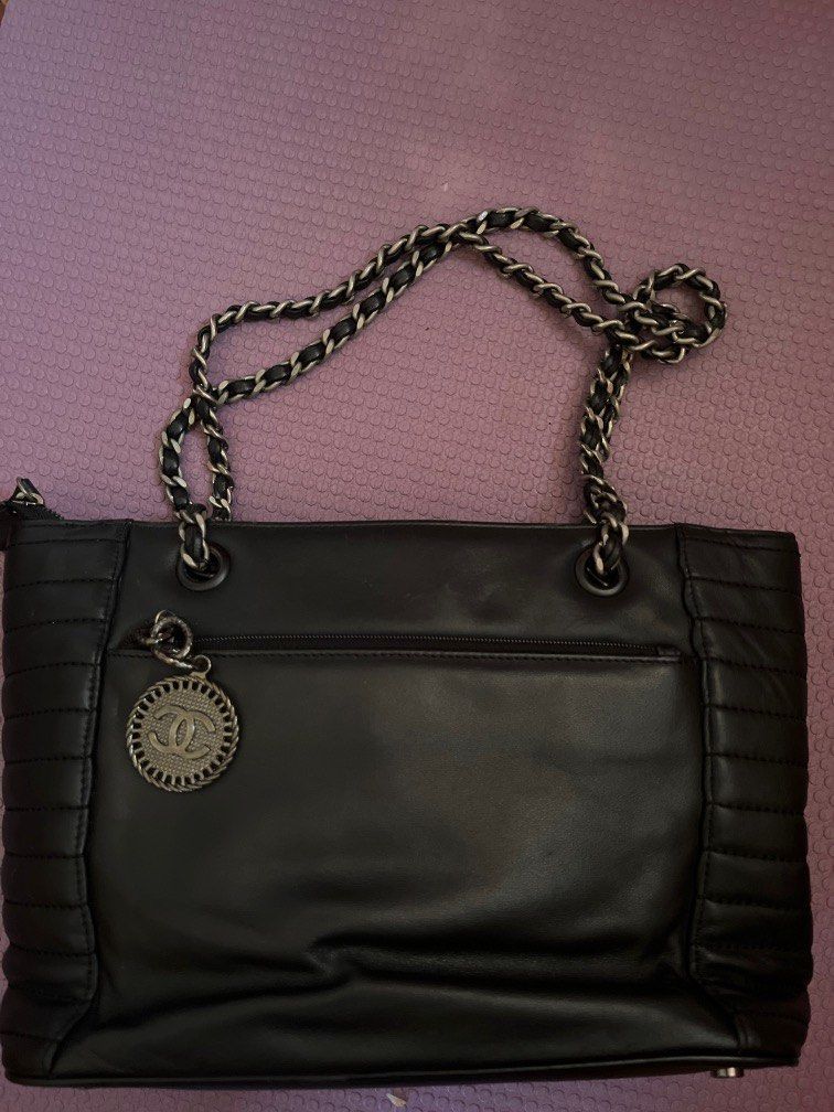 Chanel Medallion tote bag (Category: Luxury Bags & Wallets) located in Antipolo. Submitted by mancstan20 (Listing ID 1223941103, Image 2). Description: no flaws on hardwares pm for details.