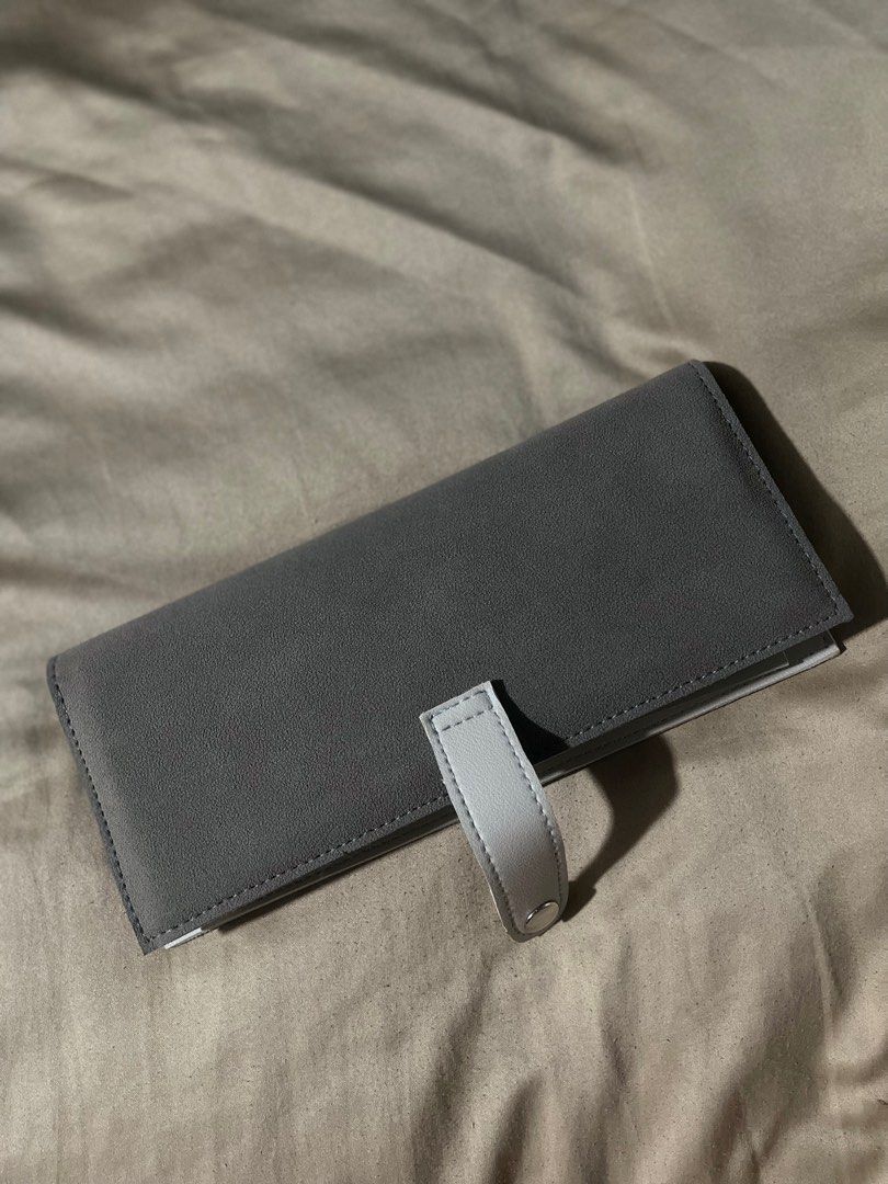 Check Booklet Wallet (Category: Wallets & Card holders) located in Muntinlupa City. Submitted by declutteringmnl (Listing ID 1223839513, Image 2). Description: Checkbook holder / wallet/ card holder.