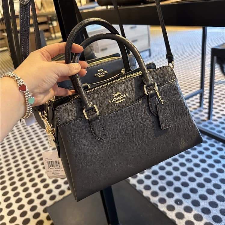Coach Darcie Caryall (Category: Luxury Bags & Wallets) located in Rizal. Submitted by LuxbyMarifrance (Listing ID 1223791152, Image 1). Description: .