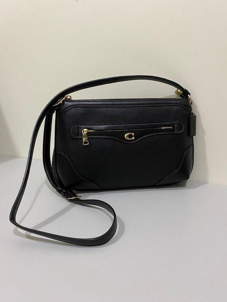 Coach Ivie messenger pebbled leather crossbody