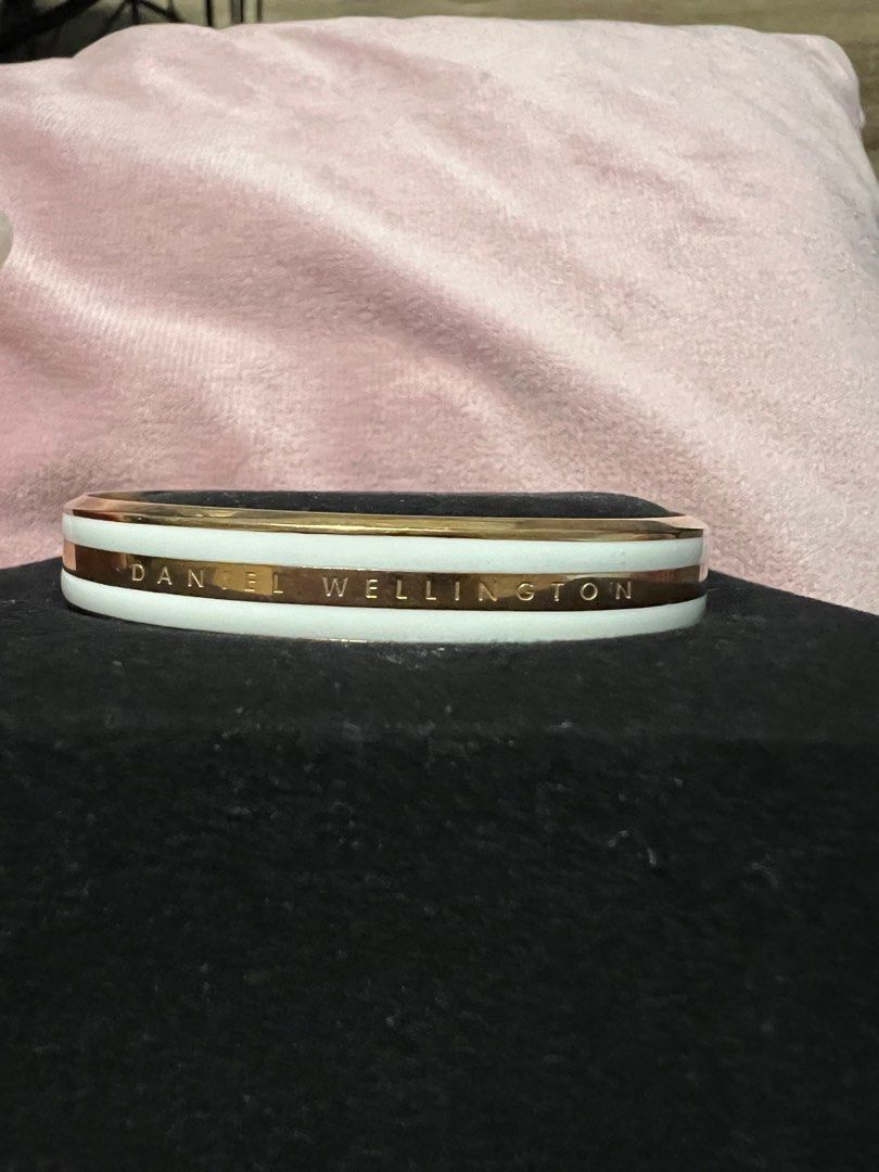 Daniel Wellington bracelet Size S Luxury Accessories on Carousell