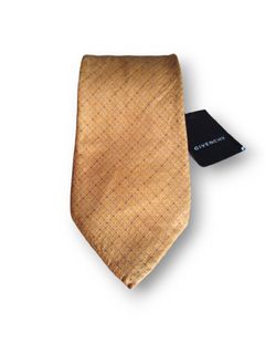 (Kategori: ) berada di . Dikirim oleh second_branded (ID iklan 1223695726, Gambar 1). Deskripsi: .