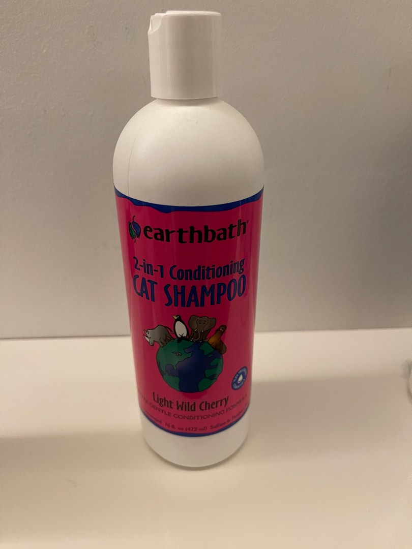 Earthbath 2in1 cat shampoo, Pet Supplies, Health & Grooming on Carousell