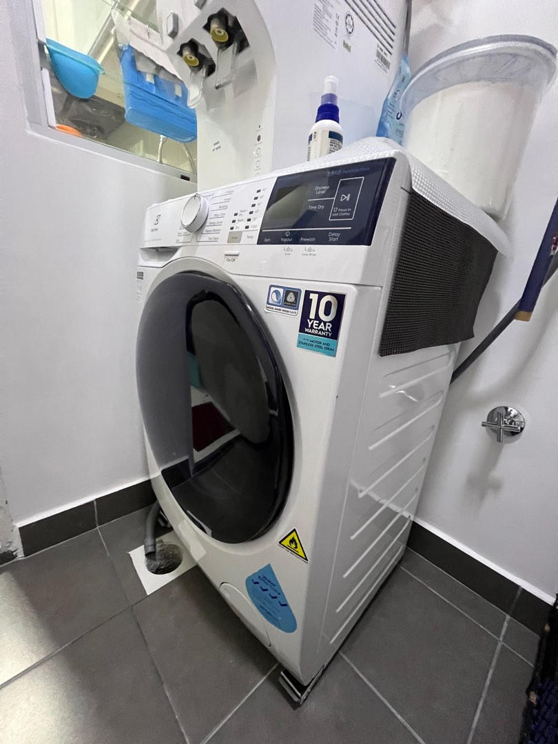 Electrolux Ultimate Care Front Load Washer Dryer (7 Kg/5 Kg