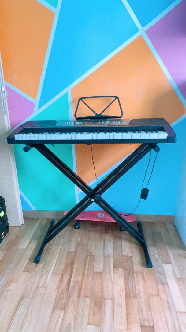 Electronic Keyboard with stand, Hobbies & Toys, Music & Media, Musical