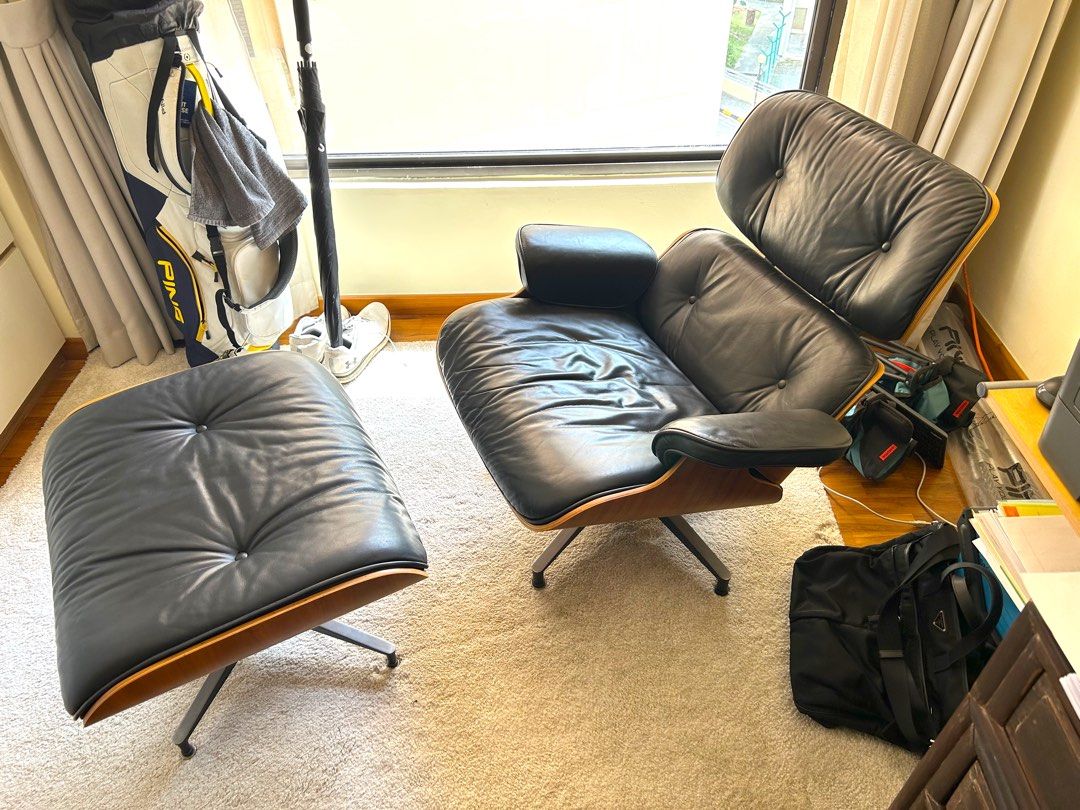 [Expat moving sale] Inspired by the iconic Eames Lounge Chair & Ottoman