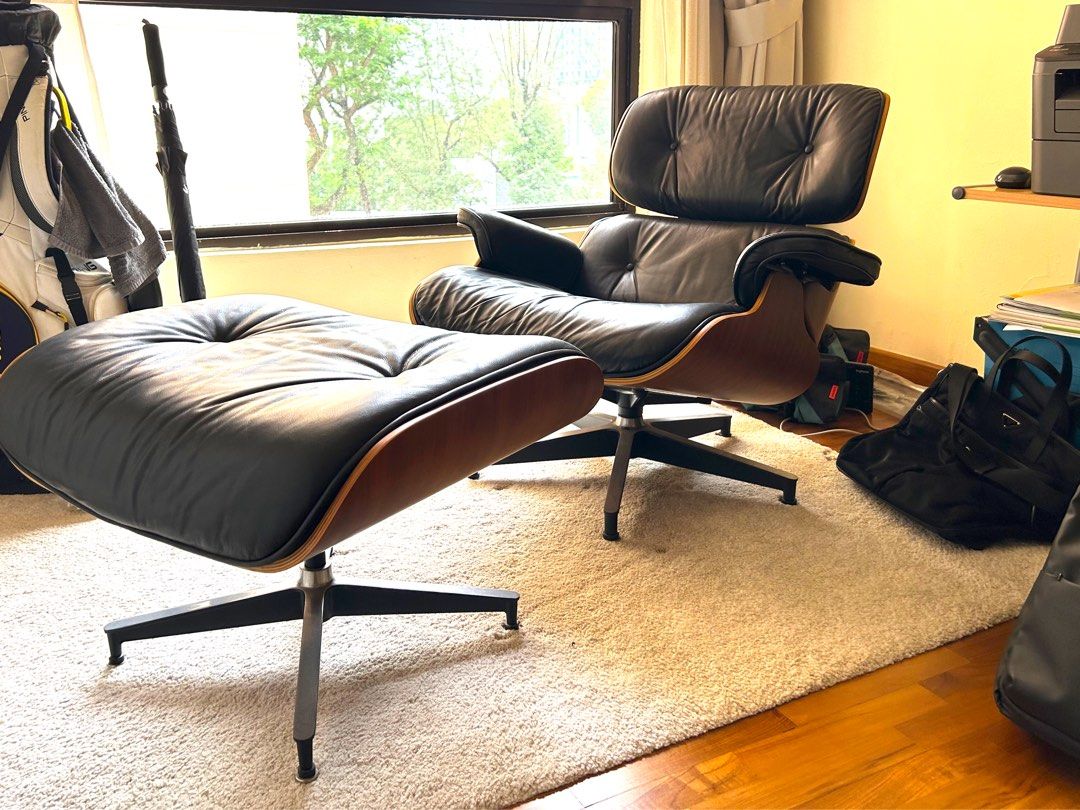[Expat moving sale] Inspired by the iconic Eames Lounge Chair & Ottoman