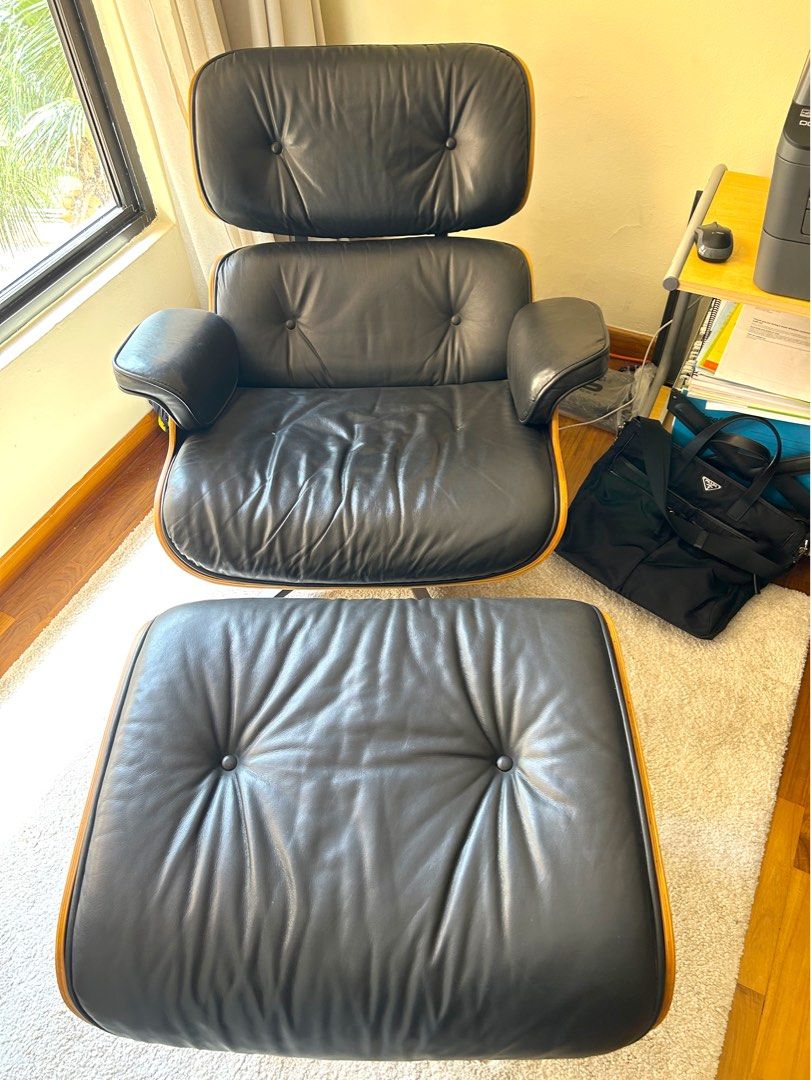 [Expat moving sale] Inspired by the iconic Eames Lounge Chair & Ottoman