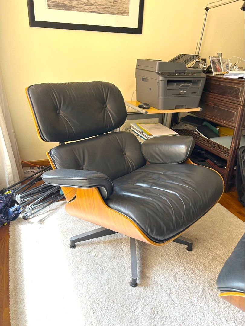 [Expat moving sale] Inspired by the iconic Eames Lounge Chair & Ottoman