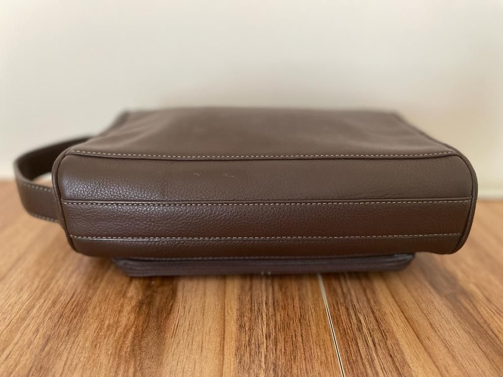 Fossil Leather Toiletry Bag, Women's Fashion, Bags & Wallets, Purses