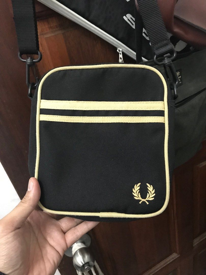 Fred Perry Twin Tipped Crossbody bag