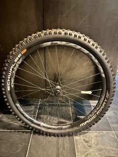 Front Wheelset 27.5 Raceface ARC30 rims with DTswiss 370 hubs