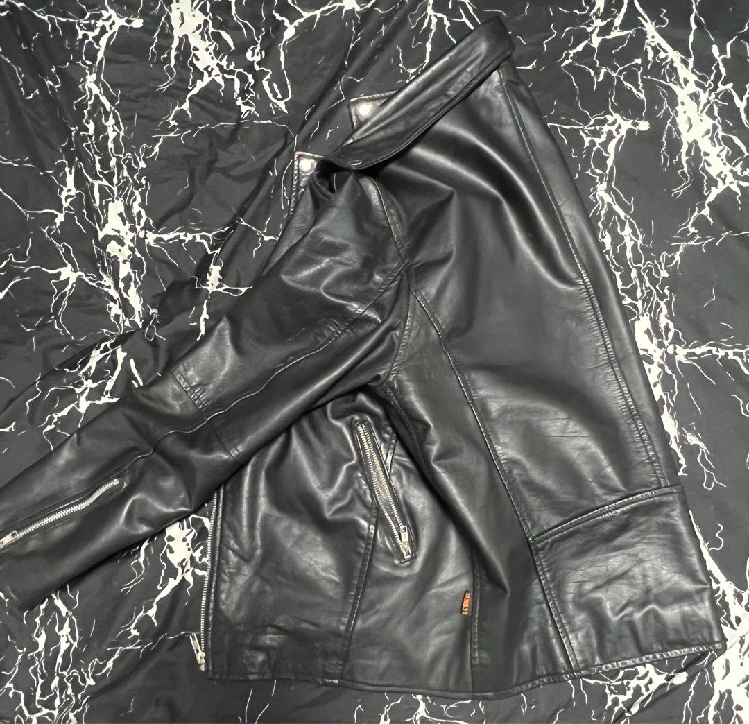 LE BREVE GENUINE 100 LEATHER JACKET Men s Fashion Coats Jackets and Outerwear on Carousell