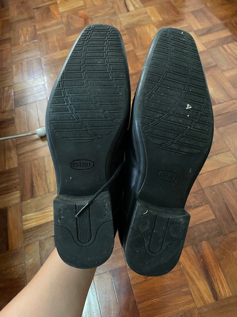 Gibi dress shoes (Category: Dress Shoes) located in Angeles City. Submitted by GVill (Listing ID 1223896474, Image 3). Description: Used twice only. Fits 8-8.5.