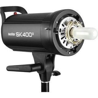 Godox SK400ii studio flash with Triopo octagon umbrella