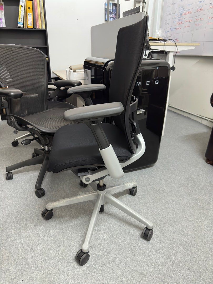 Haworth zody chair fully loaded adjustment with 4d armrest, Furniture